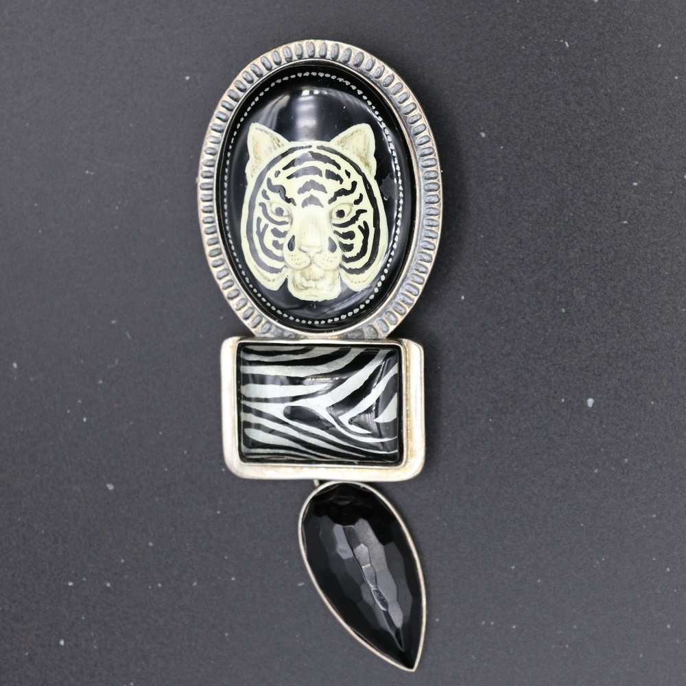 Vintage Amy Kahn Russell Pin/Pendant AKR silver